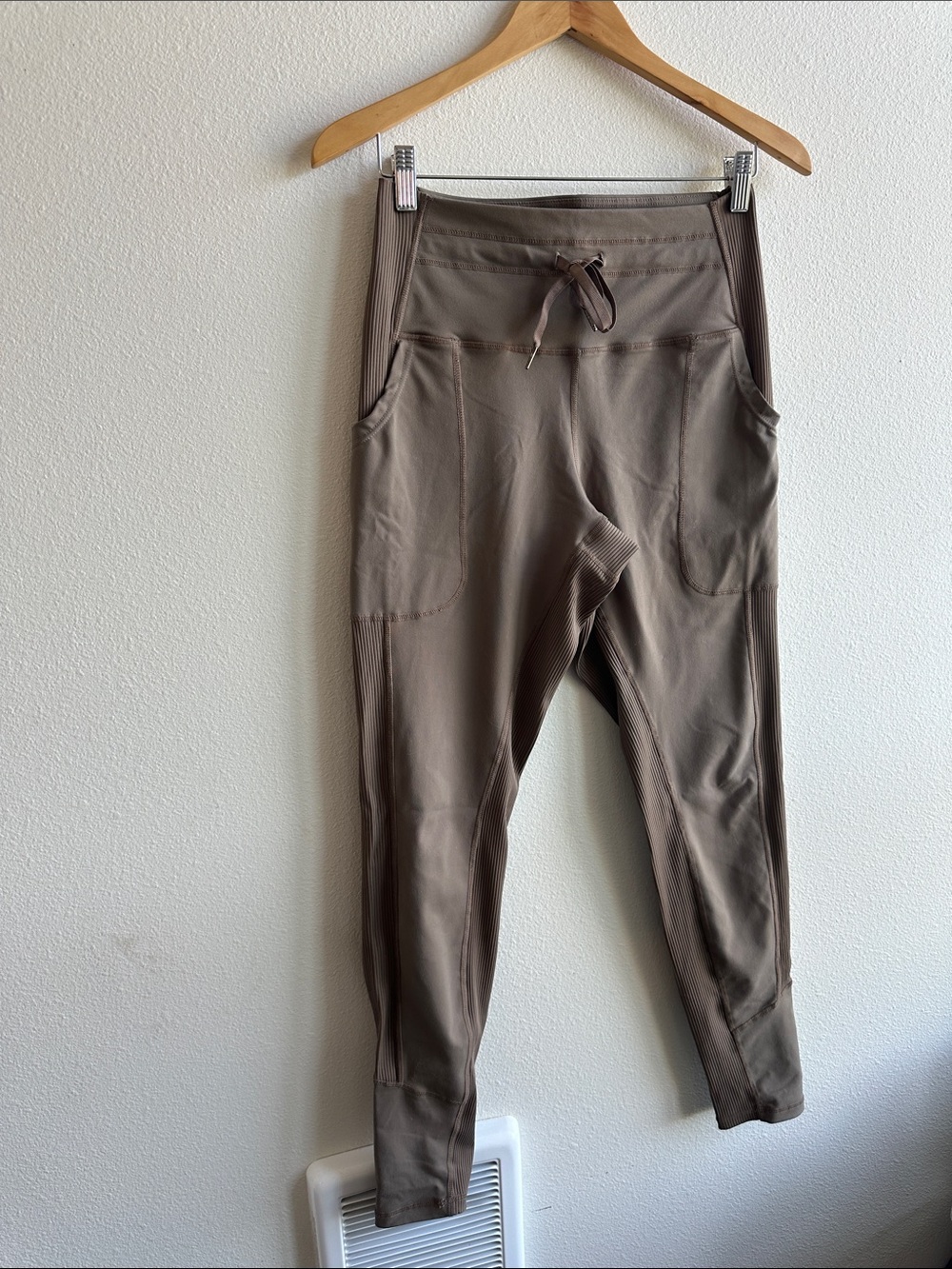 Glyder Taupe Brown High-Waist Leggings with Side Pockets - Picture 2 of 5